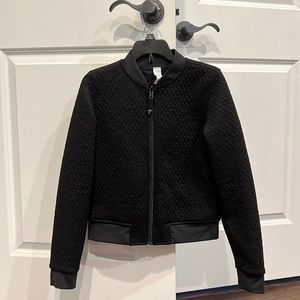 Ivivva Black Jacket, Girls size 10, very good used condition